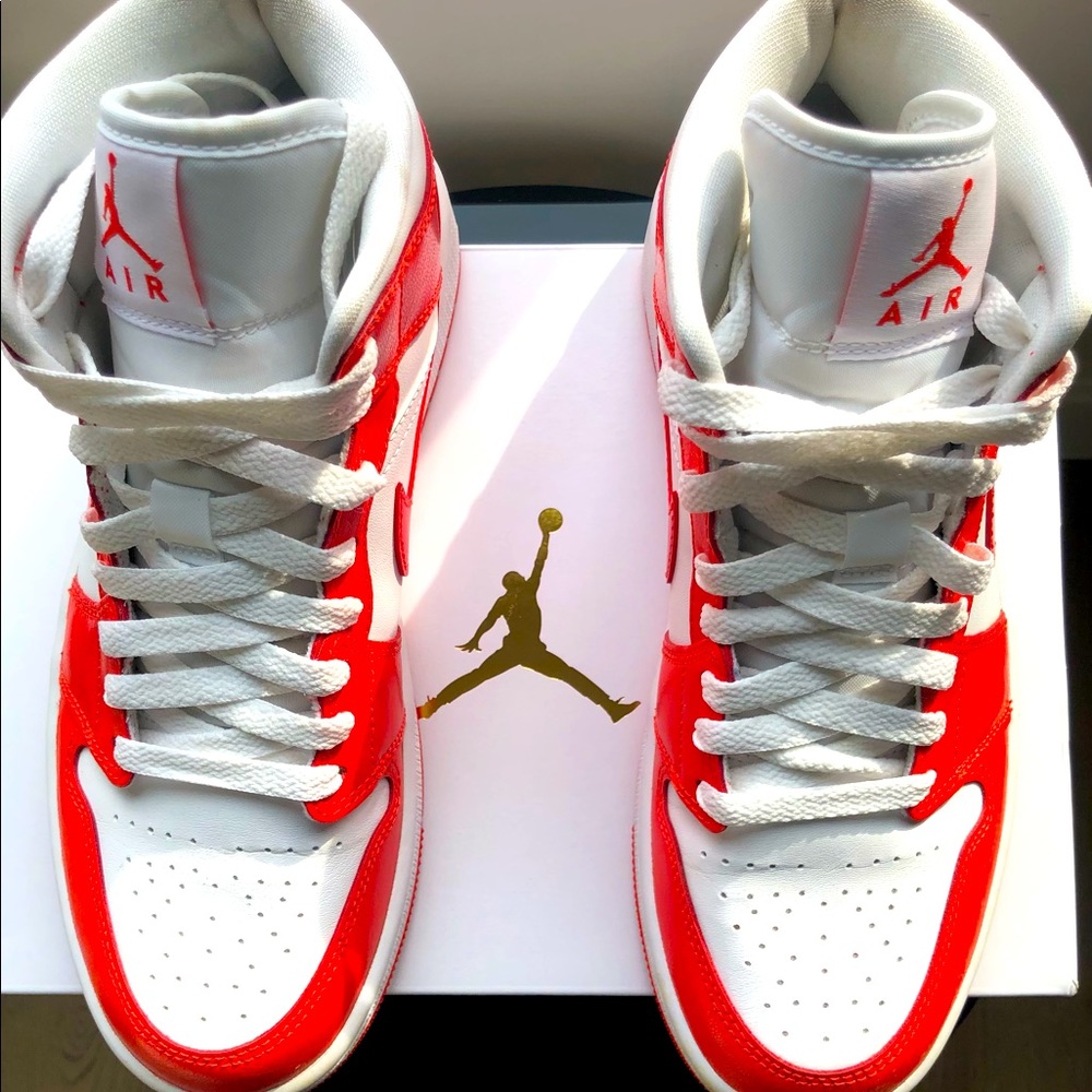 Jordan One’s Mid